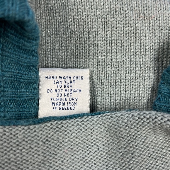 Fossil embroidered long, V-neck sweater. - Picture 9 of 14